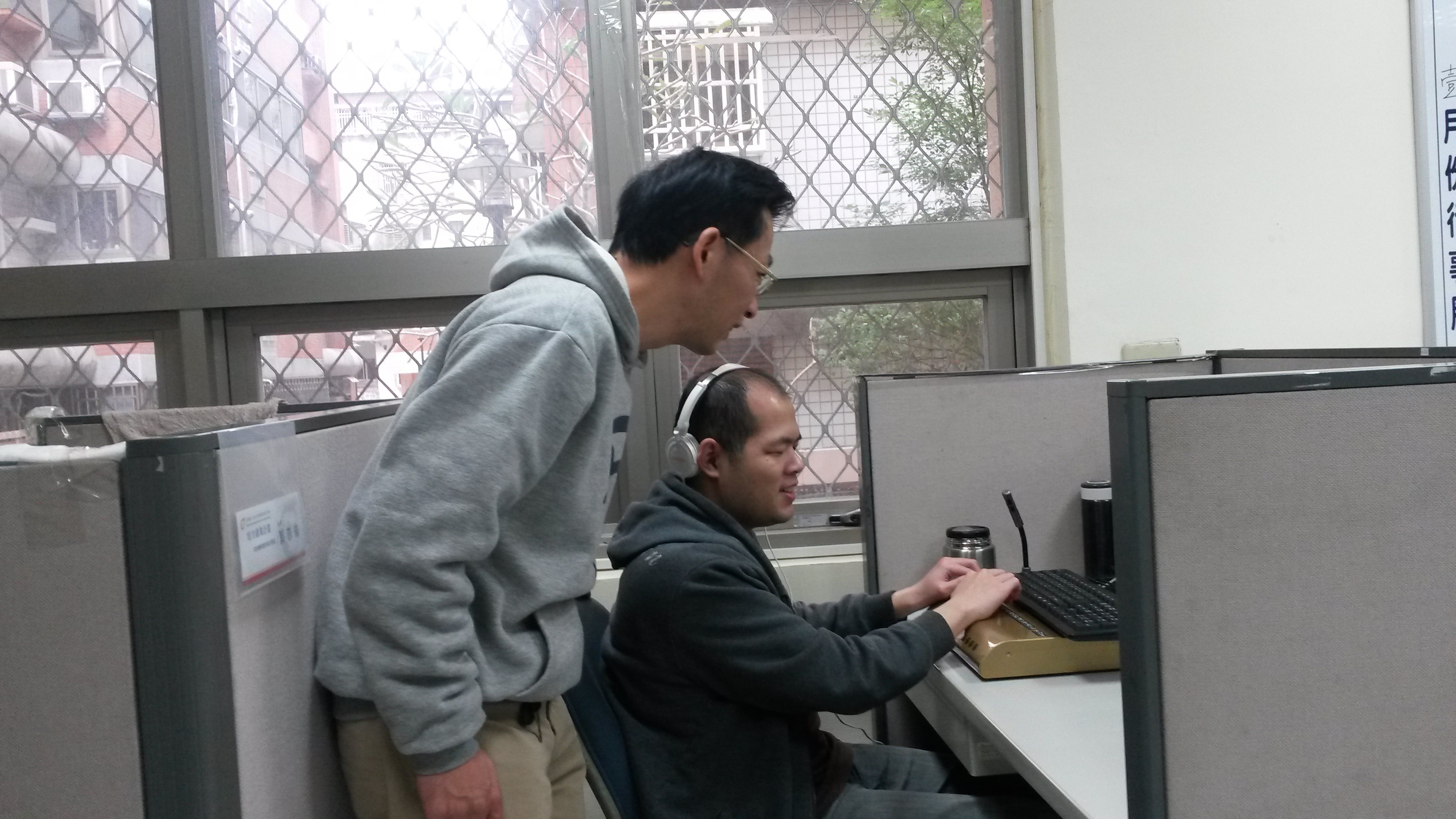 工程師(葉鴻儀)與顧問(郭顯堯Alex)的互動