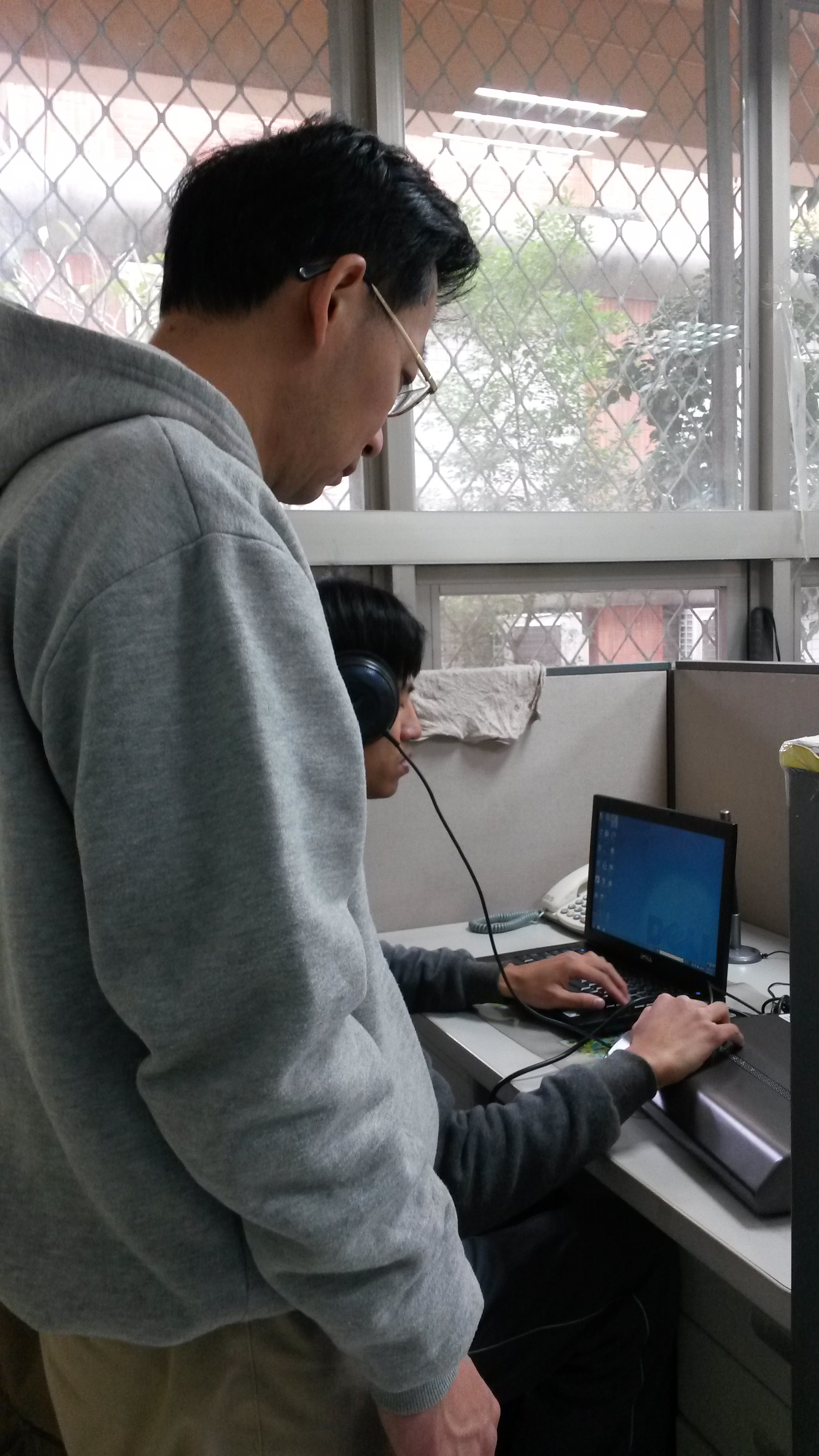 工程師(郭亦倫)與顧問(郭顯堯Alex)的互動